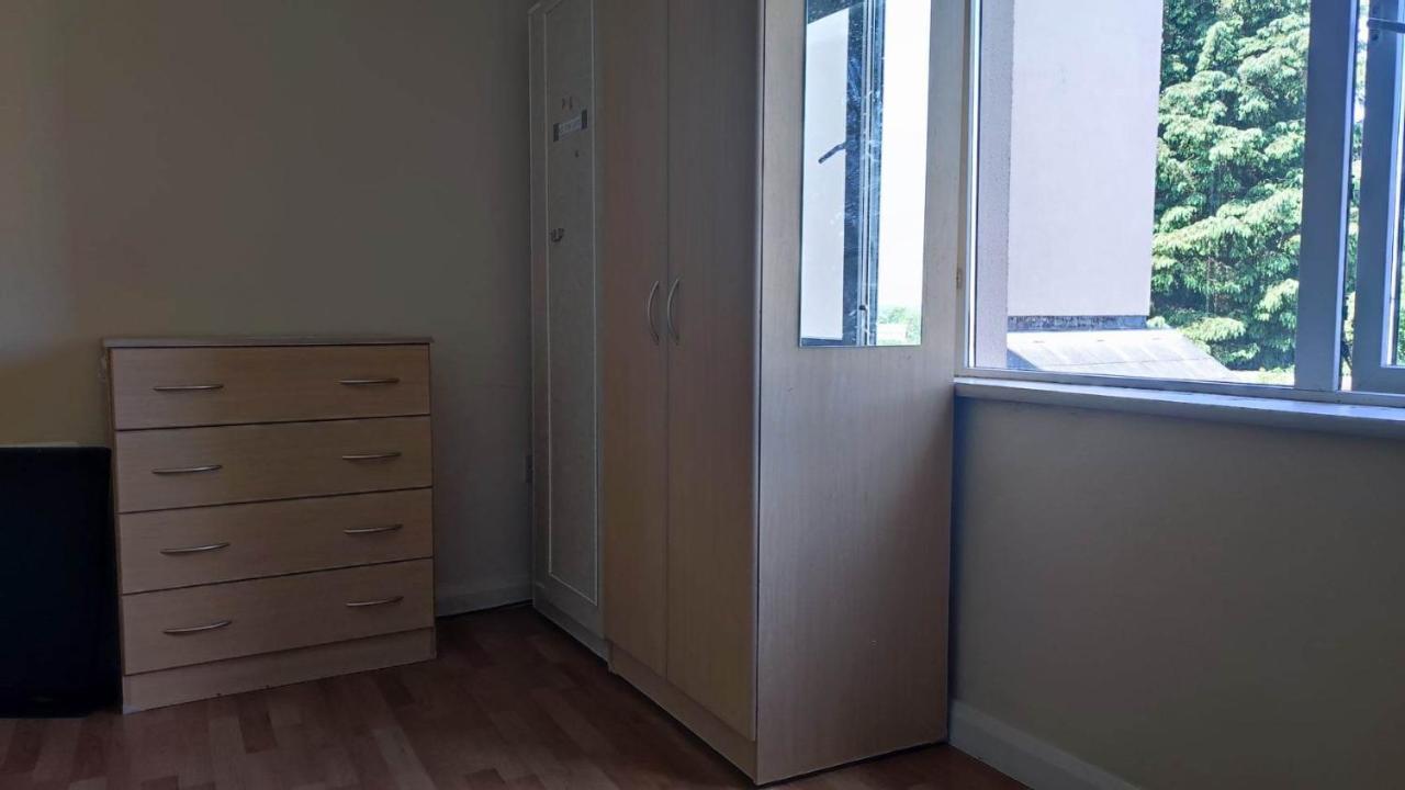 Budget-Friendly Self-Serve Lodging Galway Exteriör bild